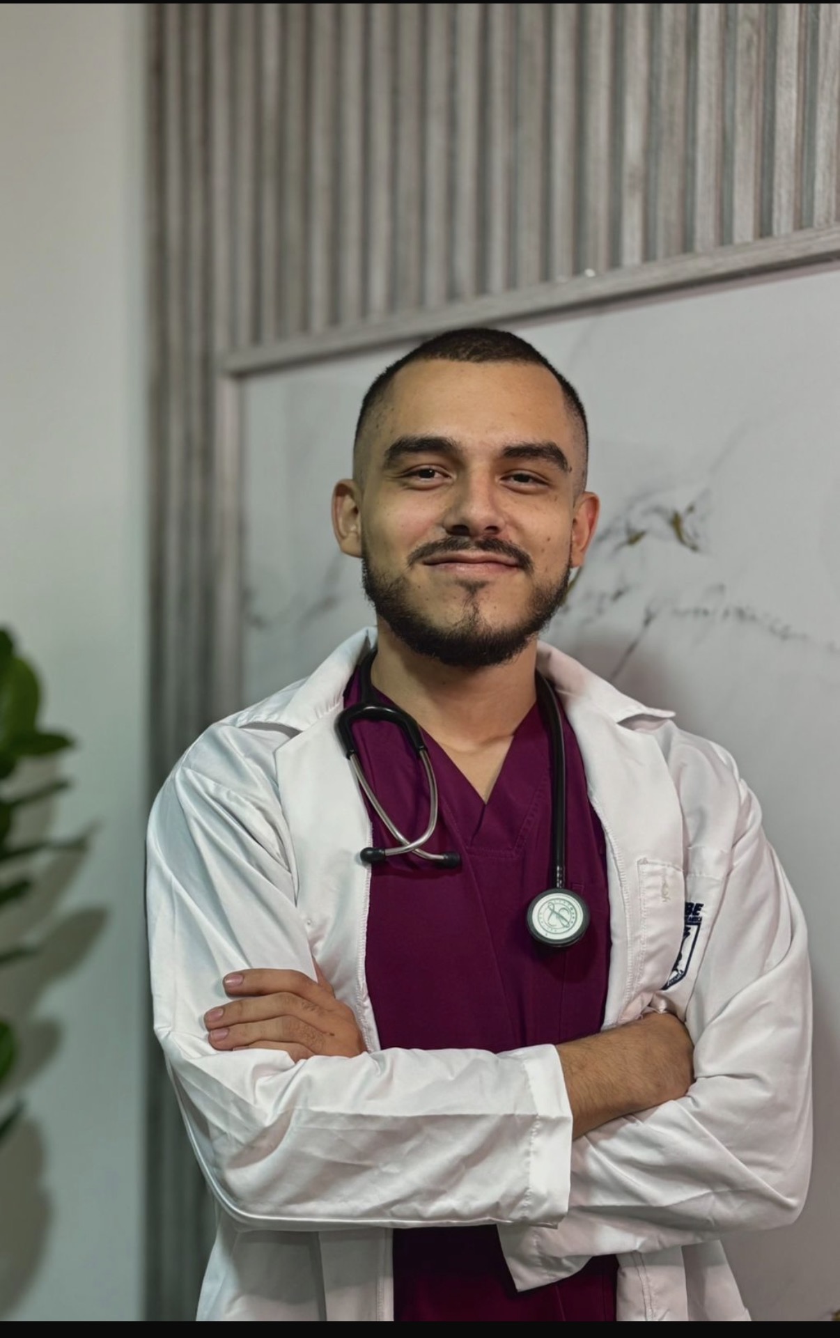 Dr. Óscar Delgado